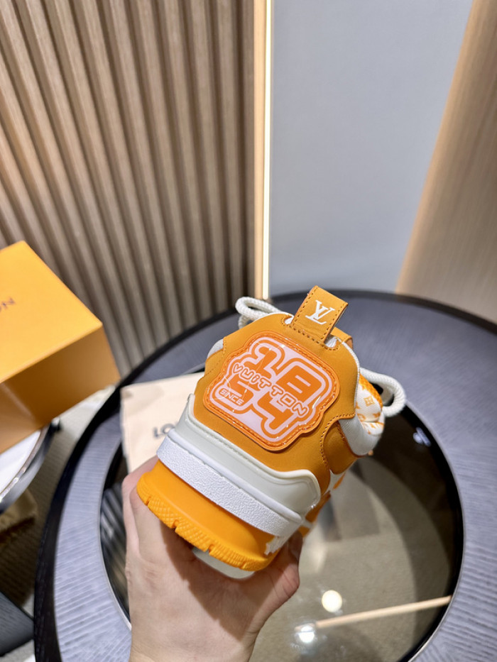 L0VT SNEAKER