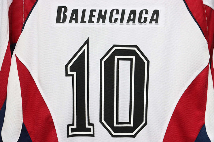 balenc1g& shirt