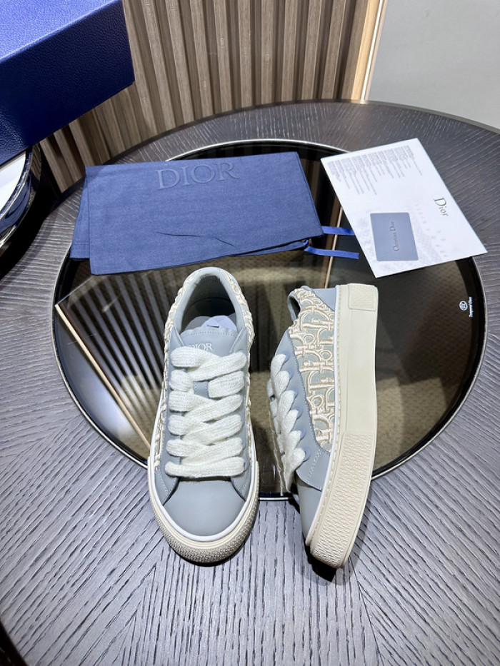 D10R SNEAKER