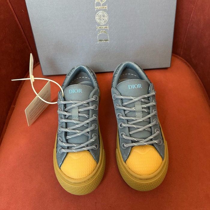 D10R SNEAKER