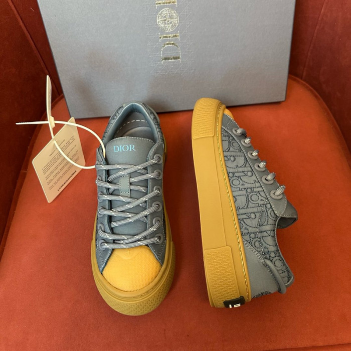D10R SNEAKER