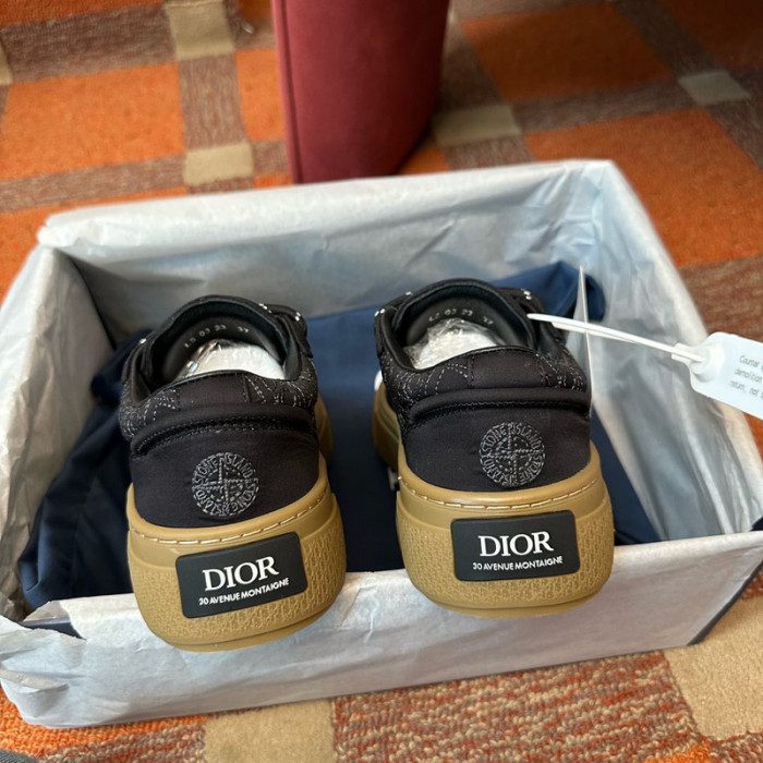 D10R SNEAKER
