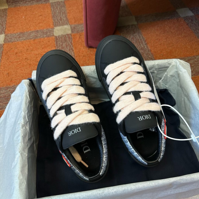 D10R SNEAKER