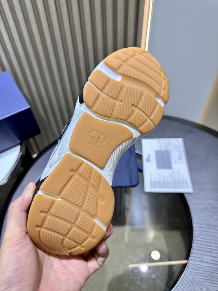 D10R SNEAKER