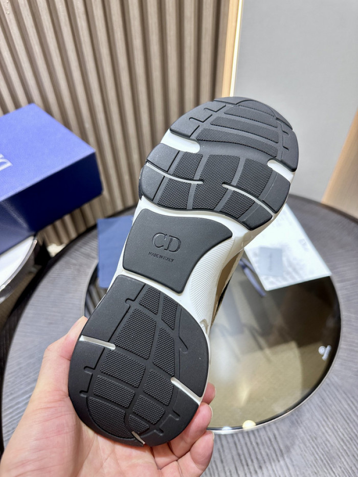 D10R SNEAKER