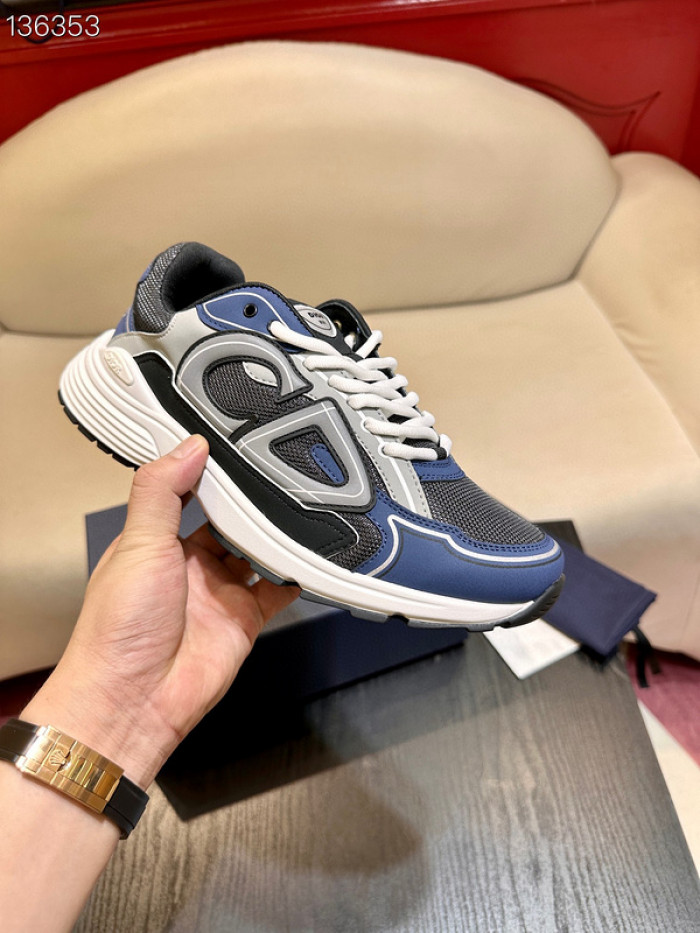 D10R SNEAKER