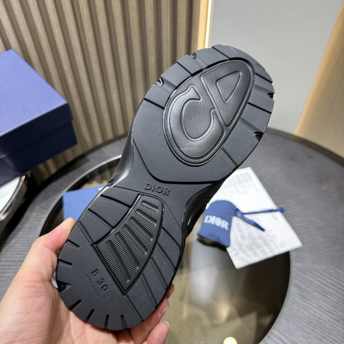 D10R SNEAKER