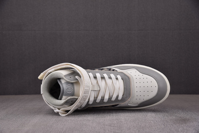 D10R B27 MID SNEAKER