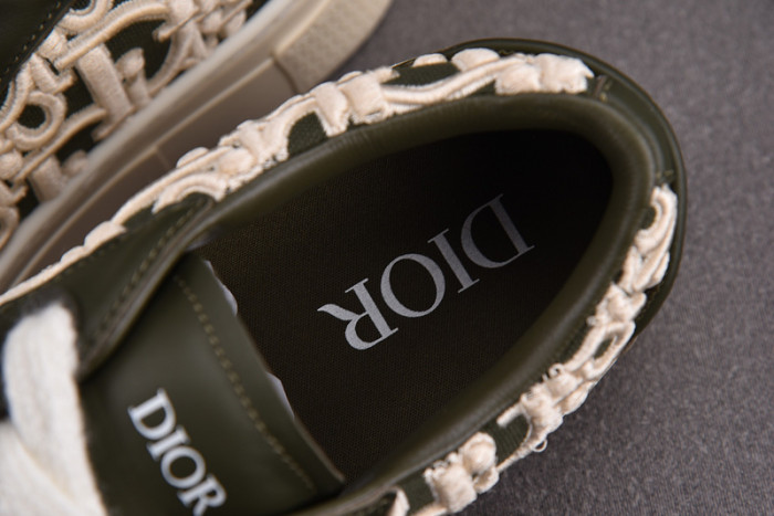 D10R SNEAKER