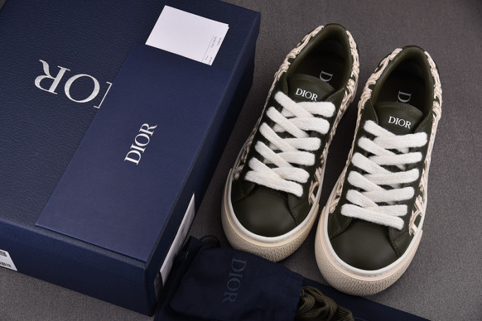 D10R SNEAKER