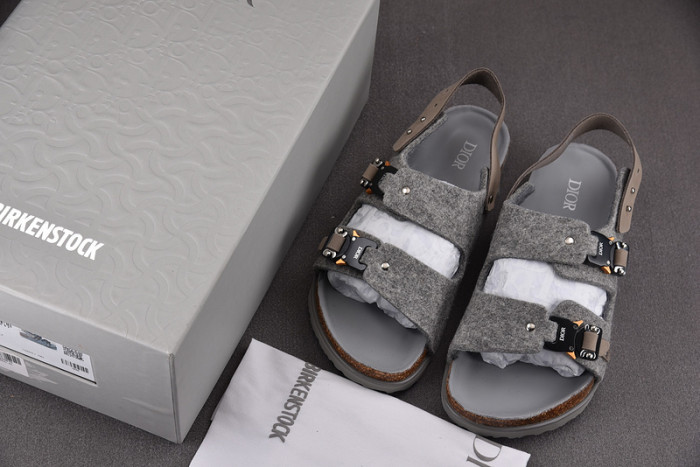 d10r sandal