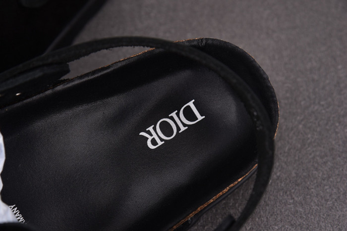d10r sandal