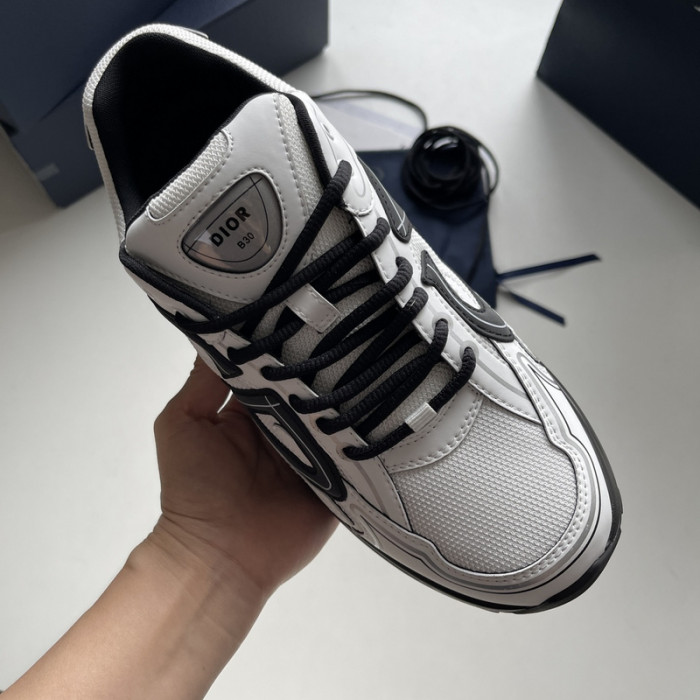 D10R SNEAKER