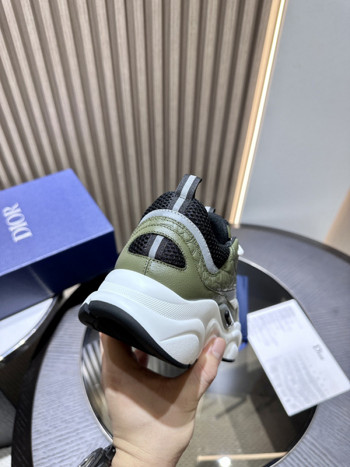D10R SNEAKER