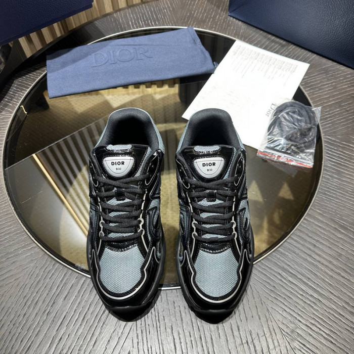 D10R SNEAKER