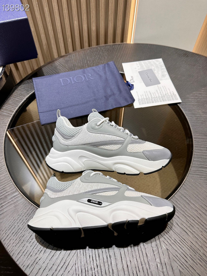D10R SNEAKER