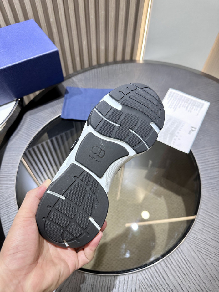 D10R SNEAKER