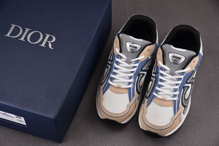 D10R SNEAKER