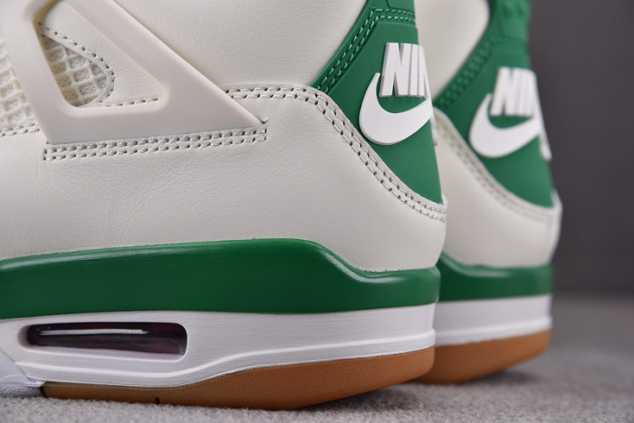 Nike SB x Air Jordan 4 ‘Pine Green’ DR5415-103