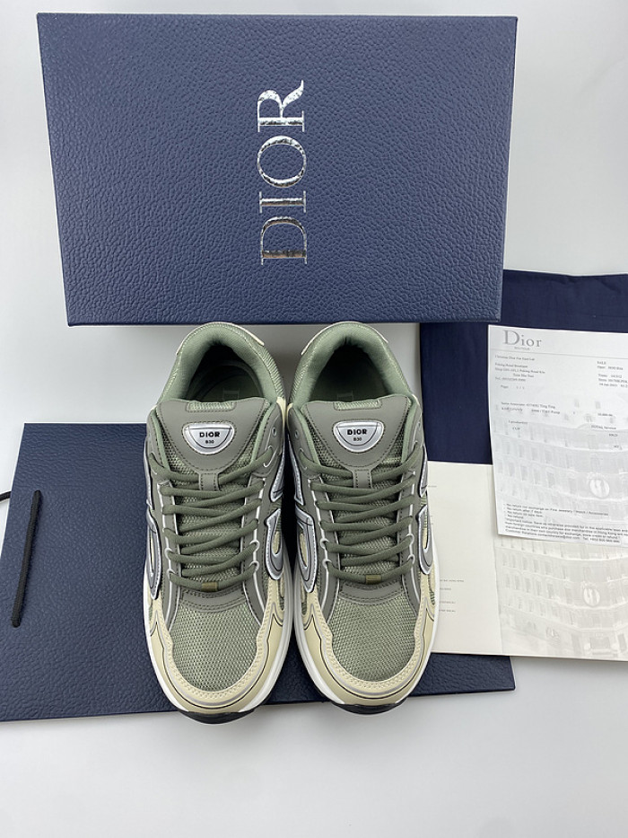 D10R SNEAKER