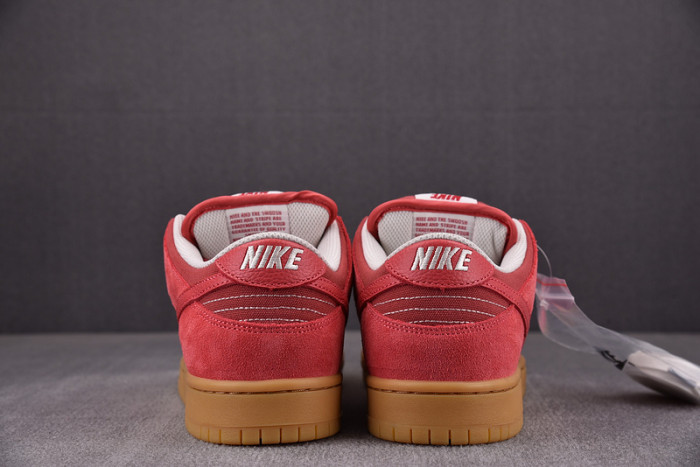 NIKE SB DUNK LOW