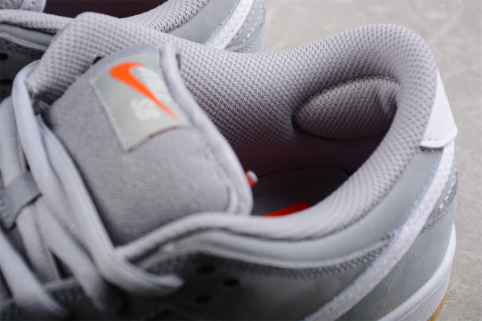 Nike SB Dunk Low “Grey Gum” DV5464-001