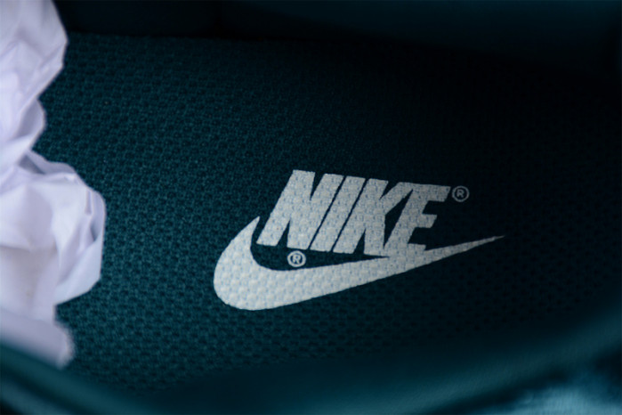 Nike Dunk Low "Green Velvet" DZ5224-300