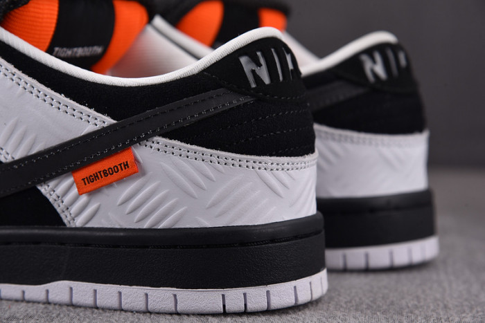 TIGHTBOOTH x NK Dunk SB Low FD2629-100