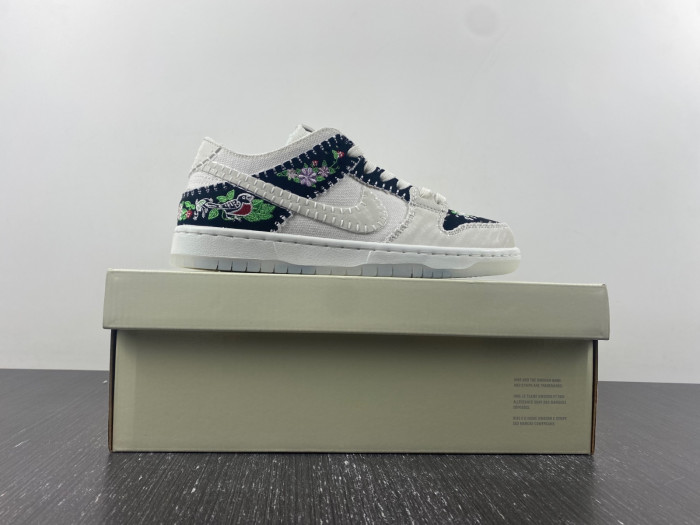 Nike SB Dunk Low Decon