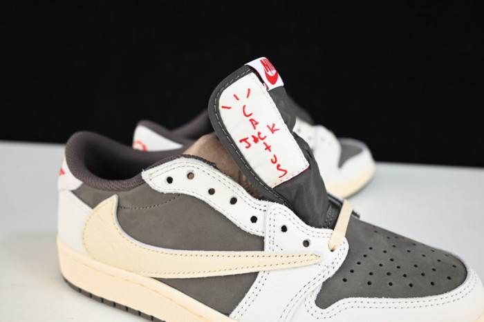TRAVIS SCOTT X AIR JORDAN 1 LOW OG “REVERSE MOCHA” DM7866-162