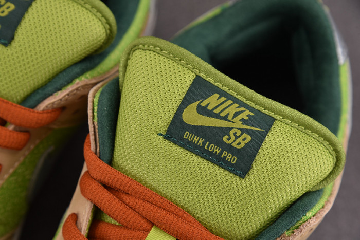 Nike SB Dunk Low Escargot FQ7585-200
