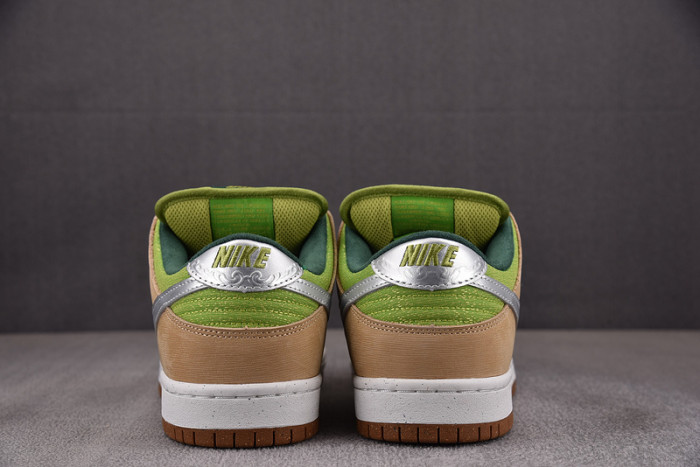 Nike SB Dunk Low Escargot FQ7585-200