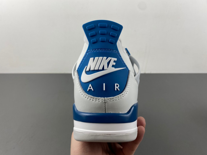 Air Jordan 4 Retro