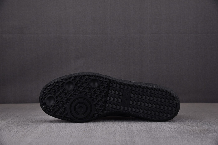 Pharrell Williams x Ad Samba GY4978