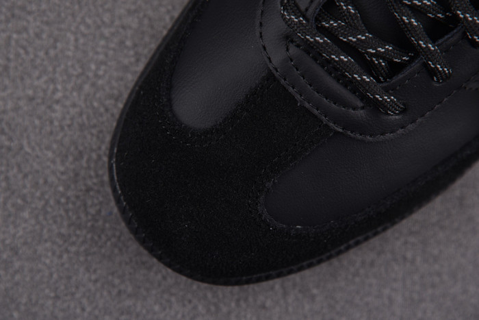 Pharrell Williams x Ad Samba GY4978