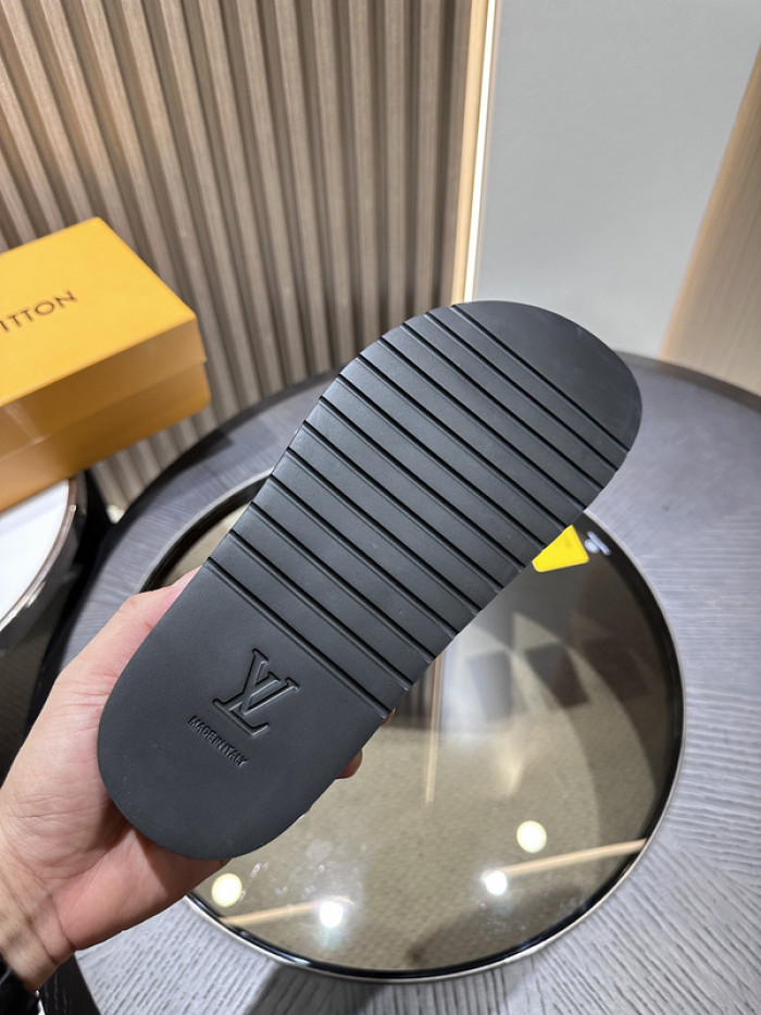 L0VT SANDAL