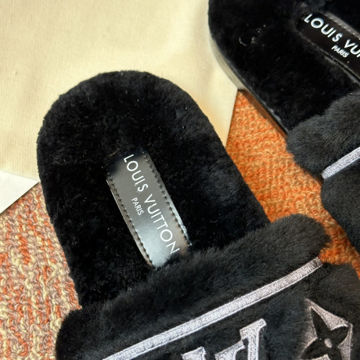 L0VT SANDAL