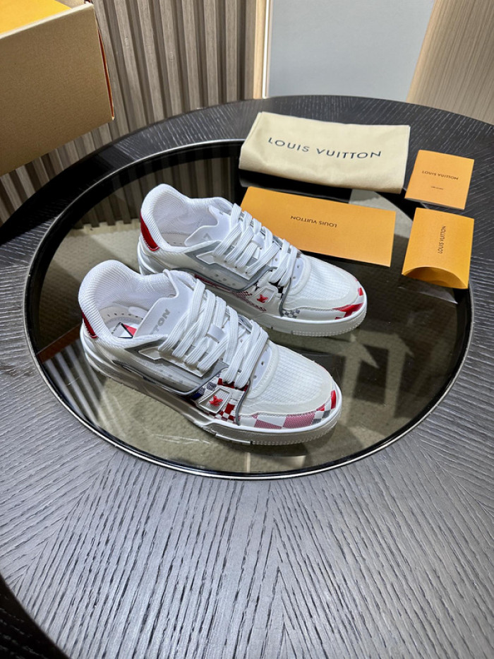 L0VT SNEAKER