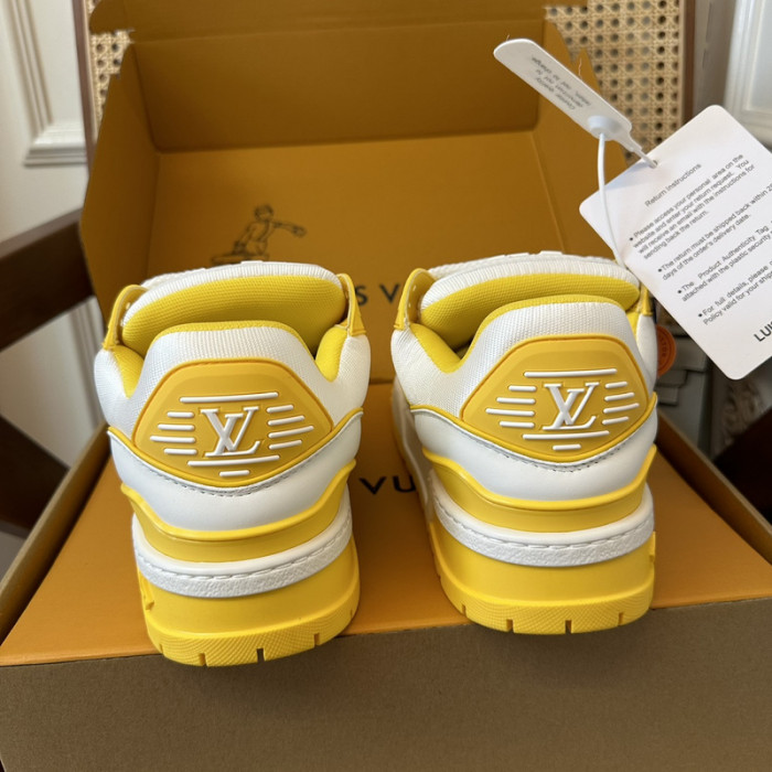 L0VT SNEAKER