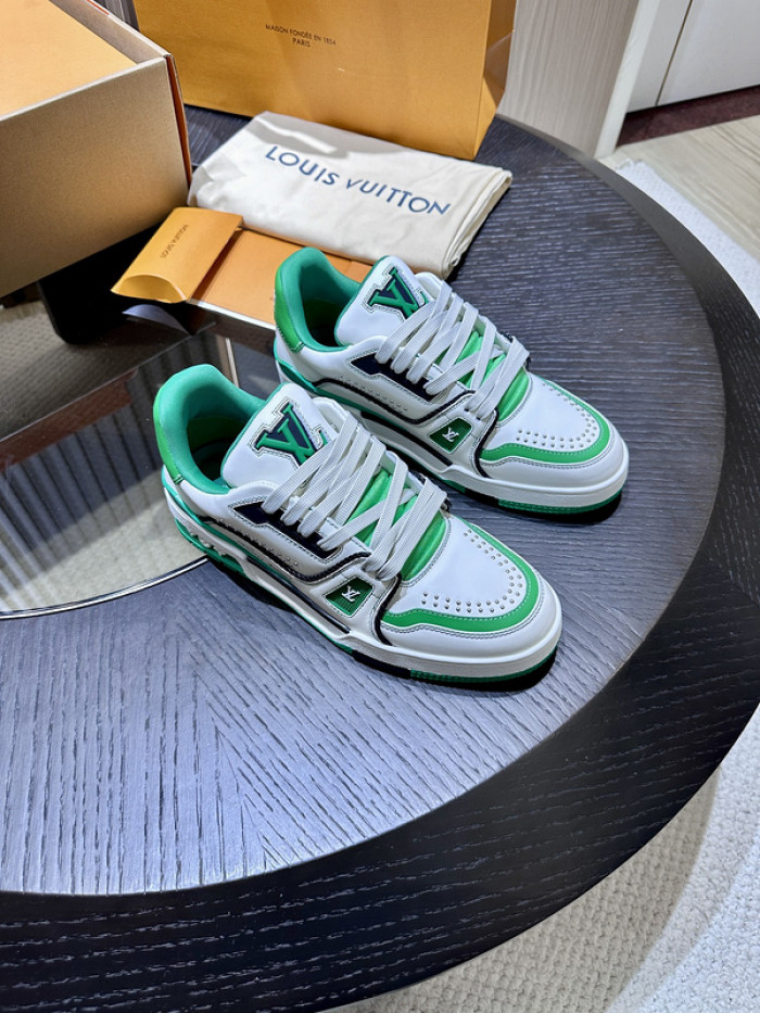 L0VT SNEAKER