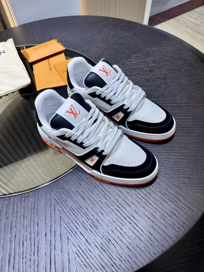 L0VT SNEAKER