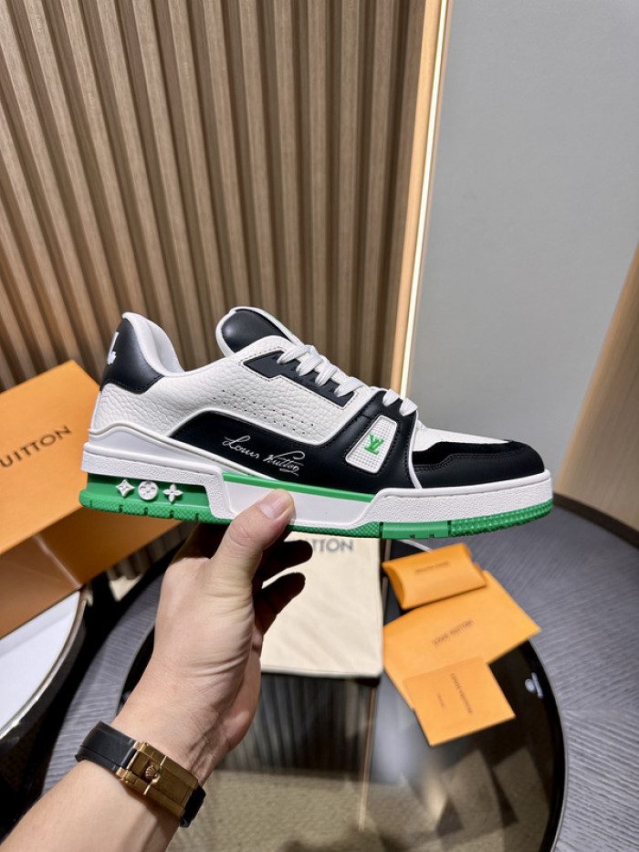 L0VT SNEAKER
