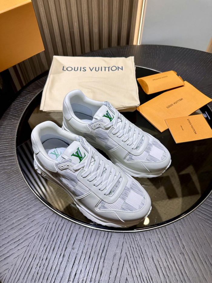 L0VT SNEAKER