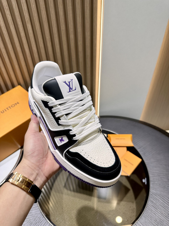 L0VT SNEAKER