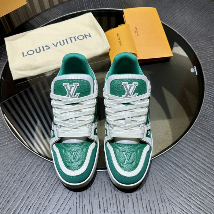 L0VT SNEAKER
