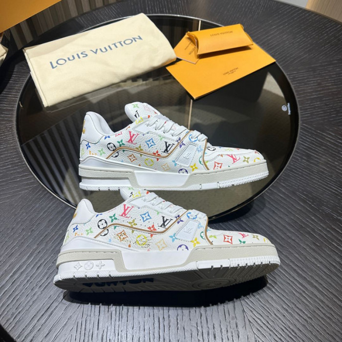 L0VT SNEAKER