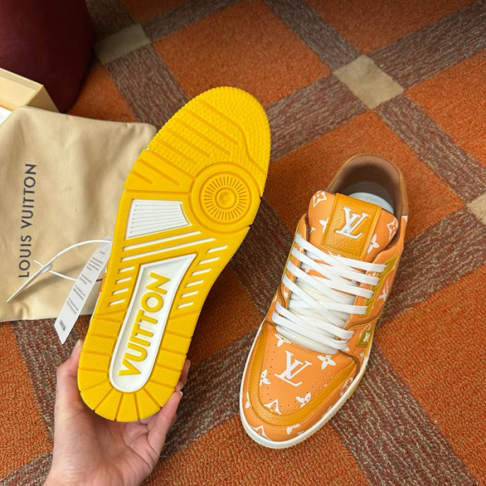 L0VT SNEAKER