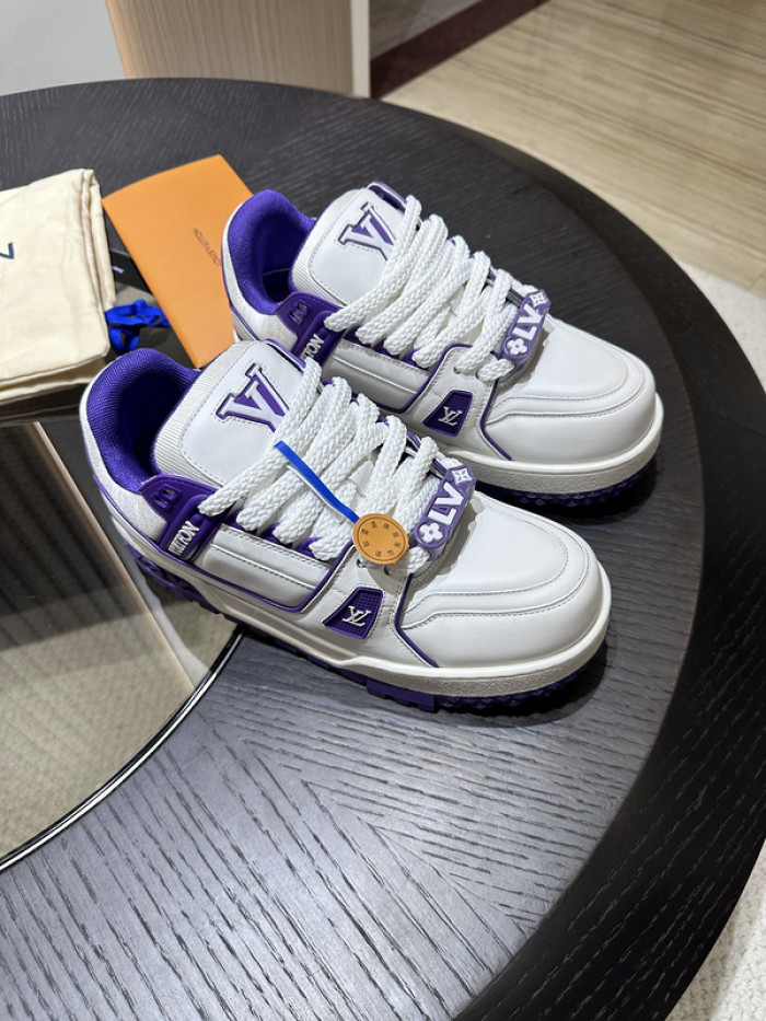 L0VT SNEAKER
