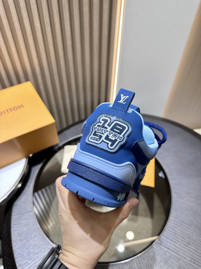 L0VT SNEAKER