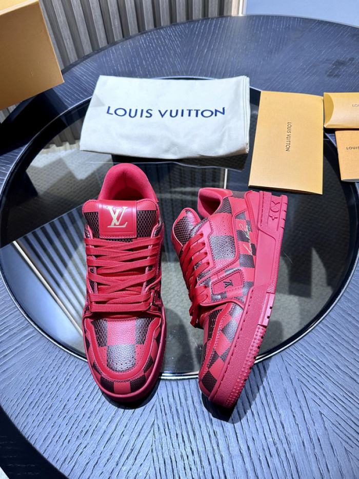 L0VT SNEAKER
